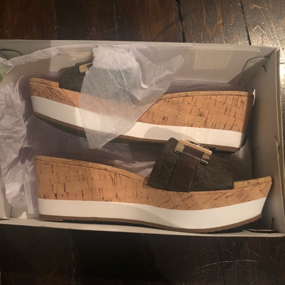 Shoes - Michael Kors Sandals